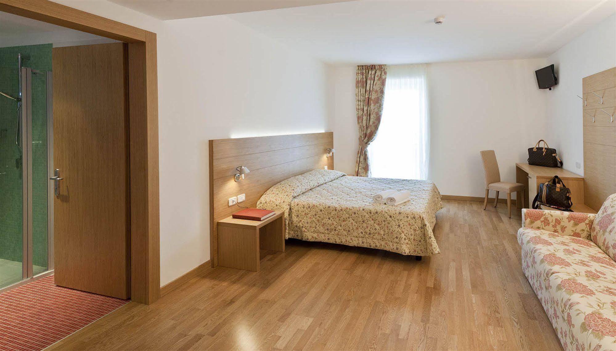 Hotel Romanda 레비코온천 외부 사진